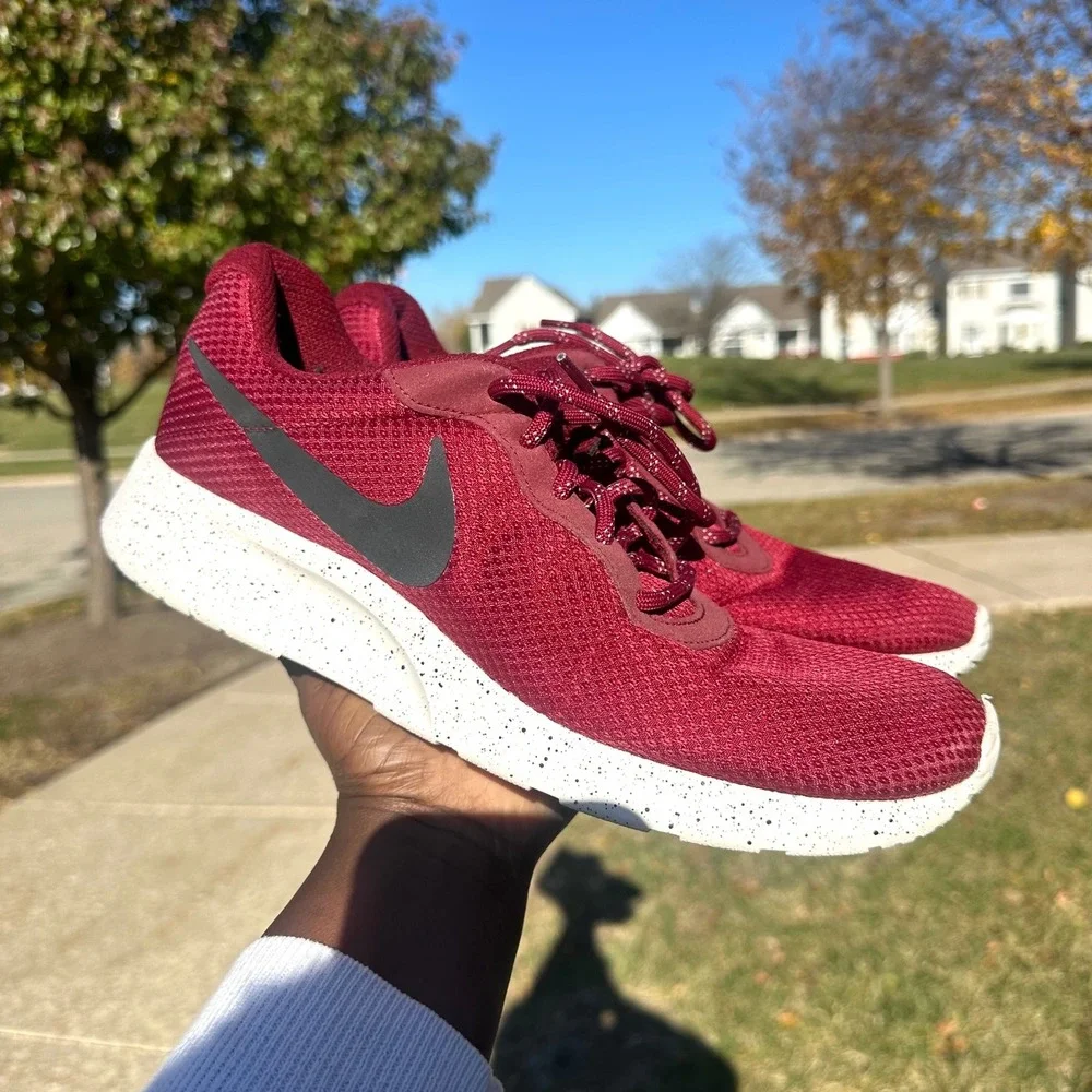 Nike‎ Tanjun Men's Athletic Sneakers Size 11.5 Team Red
